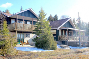 Sunset Lakehouse, cozy cottage